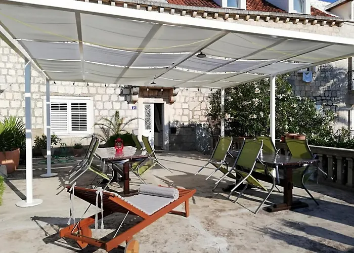Apartmani Stones Sutivan I