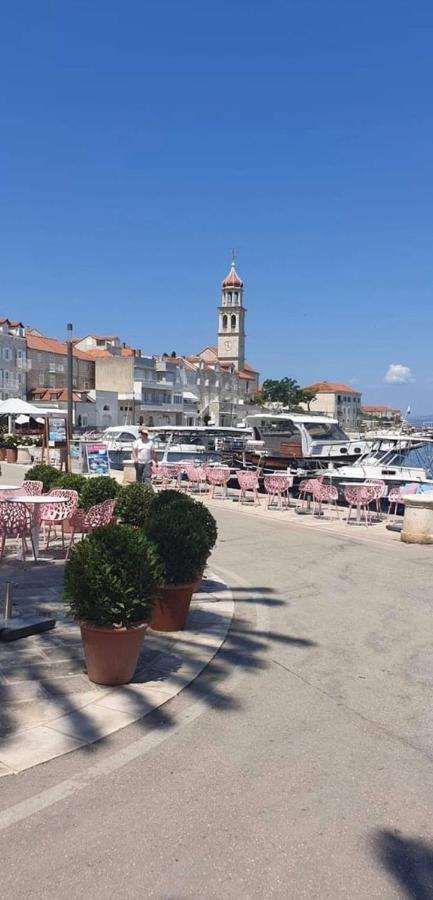 Stones I Apartman Sutivan